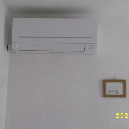 Rez De Chaussee Climatise Dans アパート *