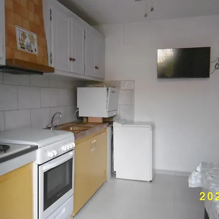 Rez De Chaussee Climatise Dans * إج مورت