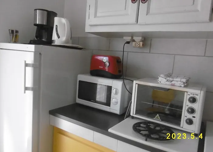 Rez De Chaussée Climatisé Dans Appartement Aigues-Mortes